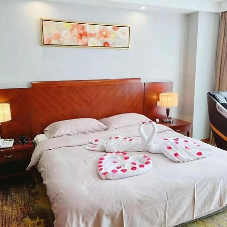 Qingdao Royal Garden Hotel Exterior foto