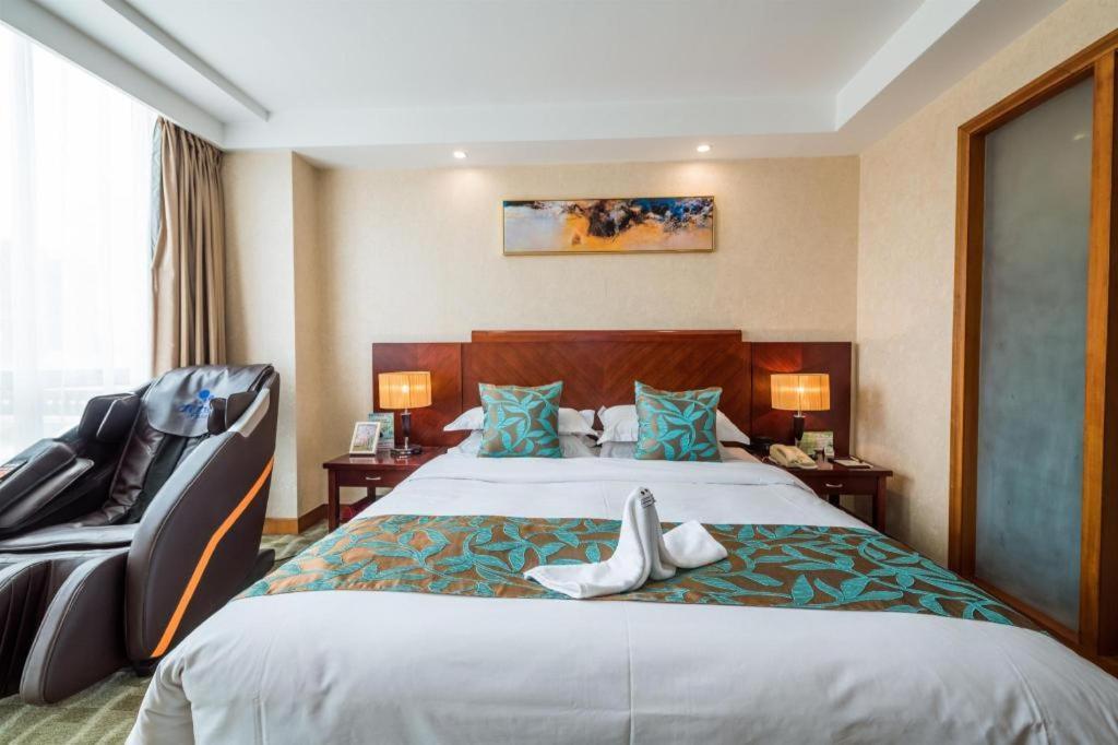 Qingdao Royal Garden Hotel Exterior foto